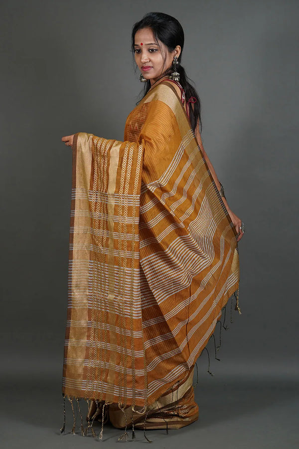Esha Rust with Beige Accents